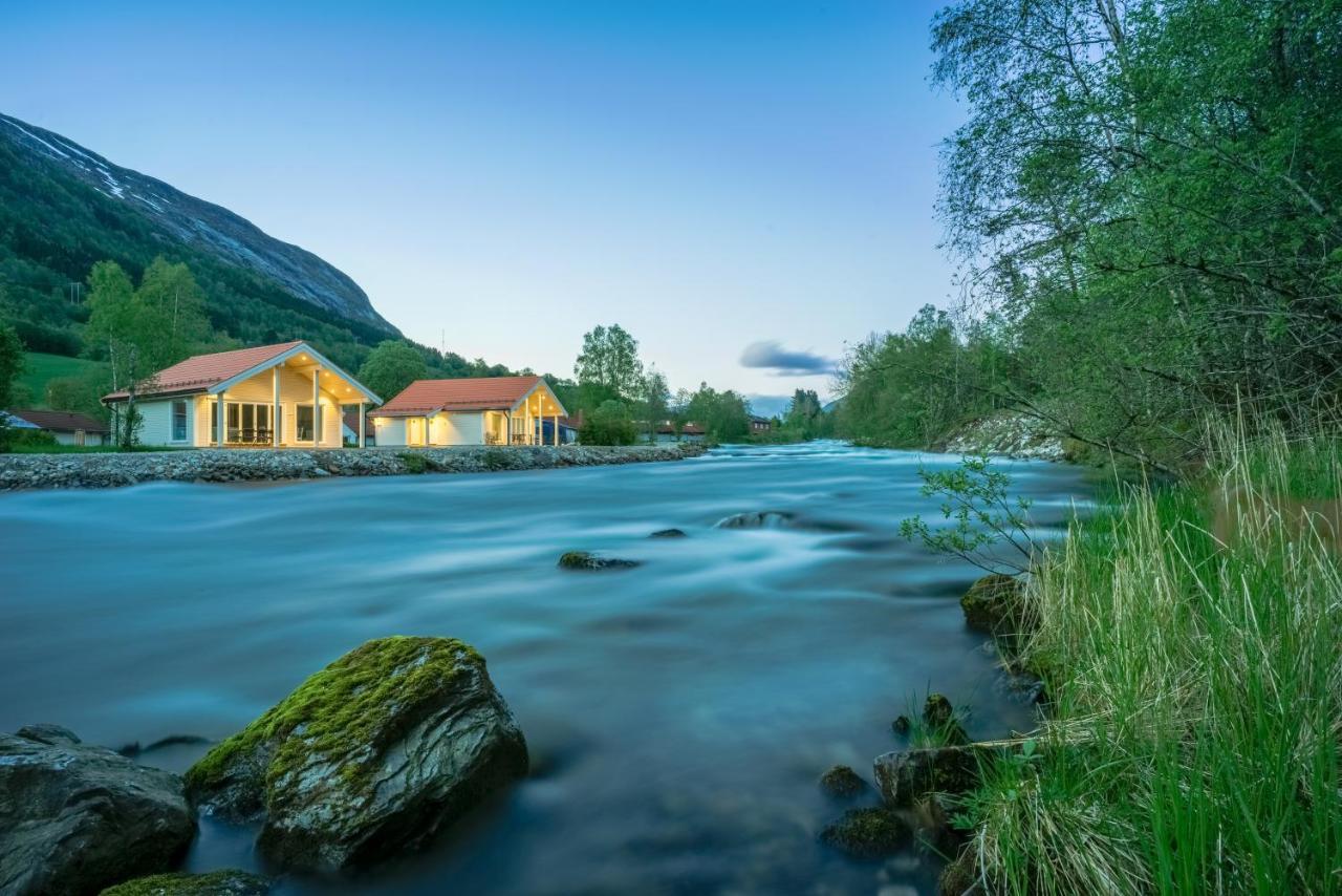 Jolstraholmen Camping Og Hytter Vassenden Esterno foto