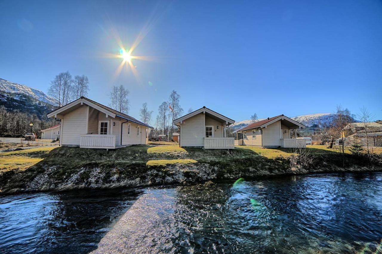 Jolstraholmen Camping Og Hytter Vassenden Esterno foto