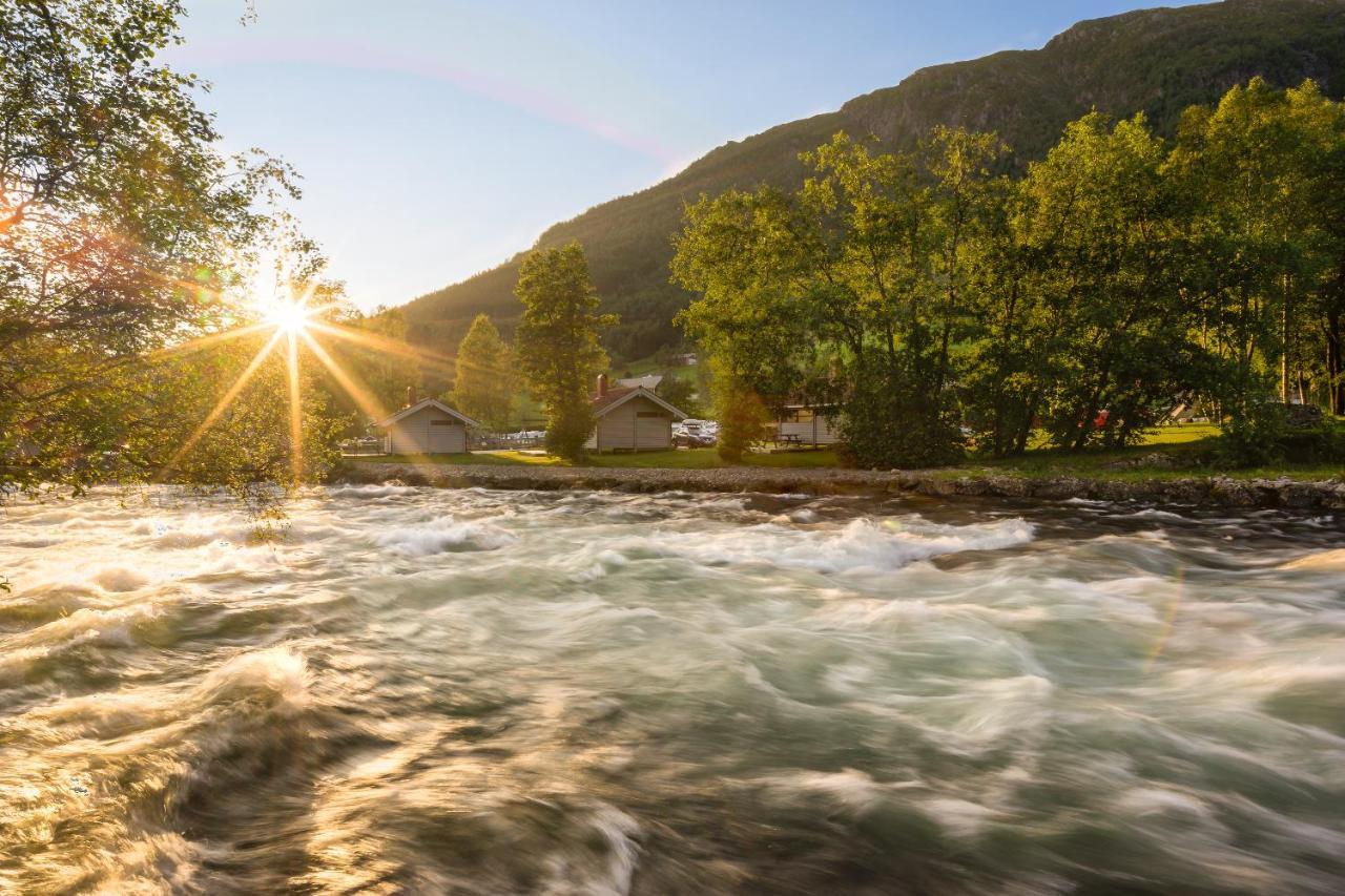 Jolstraholmen Camping Og Hytter Vassenden Esterno foto