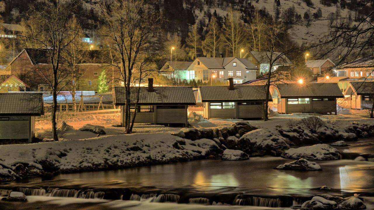 Jolstraholmen Camping Og Hytter Vassenden Esterno foto