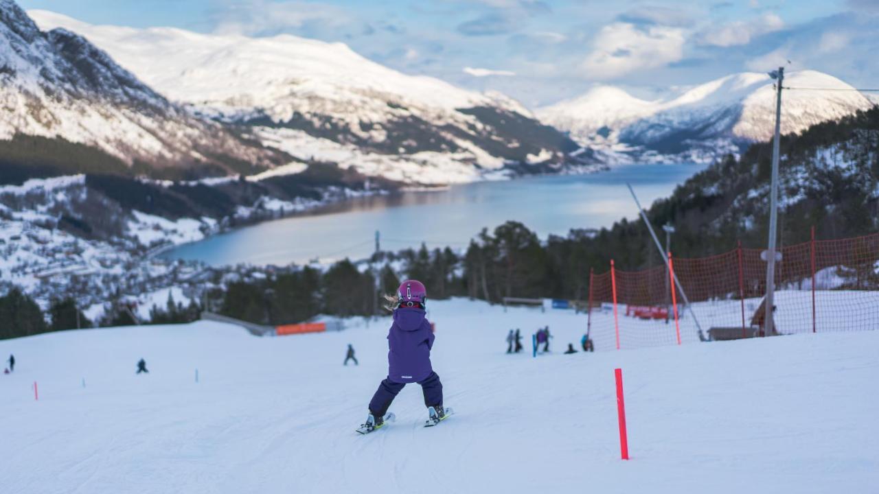 Jolstraholmen Camping Og Hytter Vassenden Esterno foto